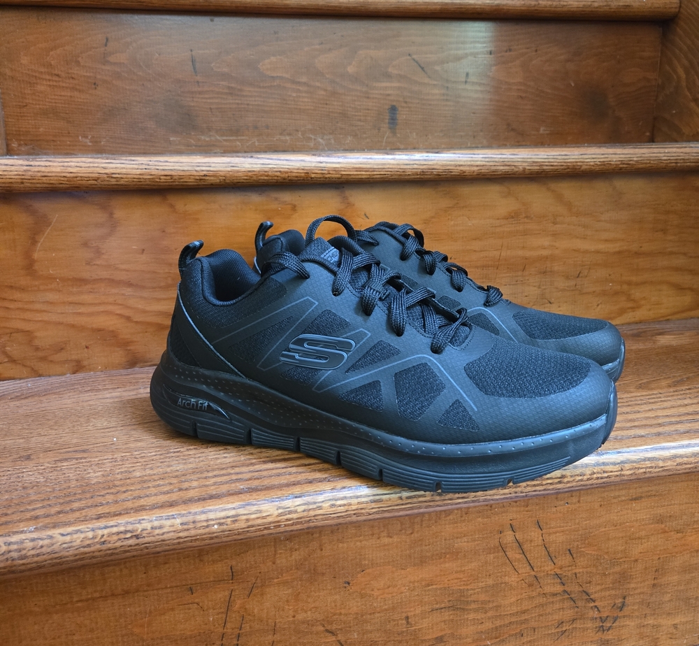 Skechers Air Cooled Arch Fit